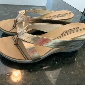 DKNY gold shoes size 7 excellent condition